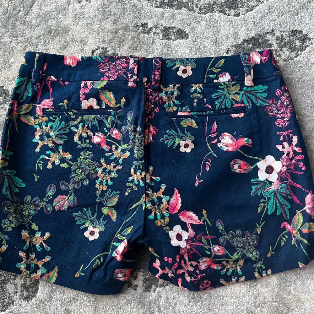 Brand New still with tags A.n.a Twill Shorts. - Picture 2 of 3